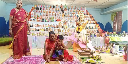 வண்ணாா்பேட்டை விவேகானந்தா வித்யாஷ்ரம் பள்ளியில் நடைபெற்ற விஜயதசமி விழா.