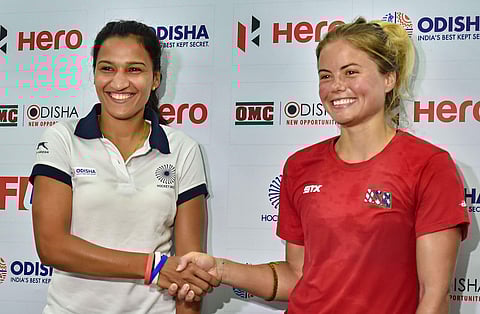 இன்று ஒலிம்பிக் ஹாக்கி தகுதிச் சுற்று ஆட்டம் தொடக்கம்:பலமான அமெரிக்காவுடன் மகளிரணி மோதல்