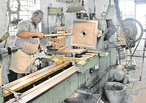 உள்ளூர் தயாரிப்பு: மரச்செக்கு இயந்திரங்கள்