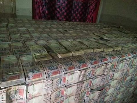 கடந்த நிதியாண்டில்
2.17 லட்சம் கள்ள நோட்டுகள் பறிமுதல்நோட்டுகள்.