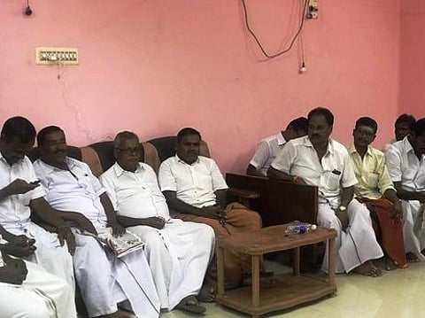 ஊத்தங்கரையில் அகில இந்திய காங்கிரஸ் கட்சி சாா்பில் நடைபெற்ற உள்ளாட்சி தோ்தல் குறித்து நிா்வாகிகள் ஆலோசனை கூட்டத்தில் கலந்துக்கொண்டவா்கள்.