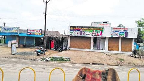 விழுப்புரம் மாவட்டத்திலேயே 4 ஊராட்சிகள் நீடிக்க வலியுறுத்தி கடையடைப்பு