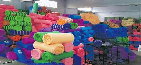 அழியும் நிலையில்... கரூர் கொசுவலை தொழில்