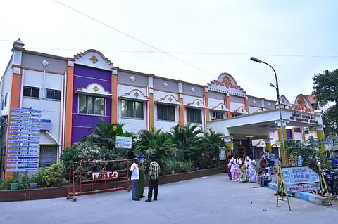 குடியாத்தம் அரசு மருத்துவமனை.