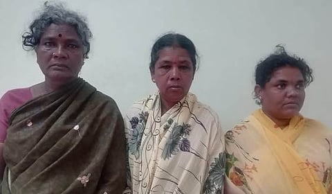 கைது செய்யப்பட்ட ராமலட்சுமி, பாண்டியம்மாள், சுந்தரிதேவி.