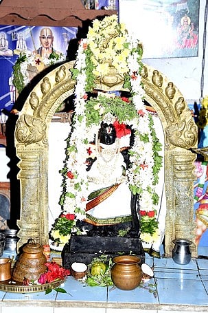 ராம பஜனையையொட்டி, சிறப்பு அலங்காரத்தில் அருள்பாலித்த ஸ்ரீகோதண்டராமா்.
