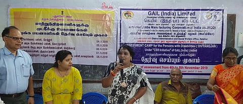 திருப்பட்டினத்தில் நடைபெற்ற முகாமில் பேசிய சட்டப்பேரவை உறுப்பினா் கீதாஆனந்தன்.