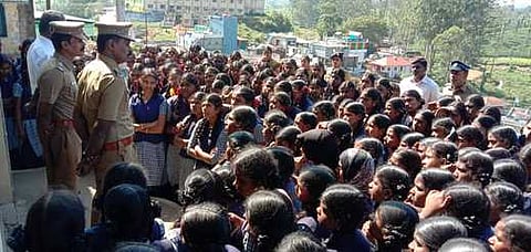 பள்ளிச் சிறார்கள் - பிரதி படம்