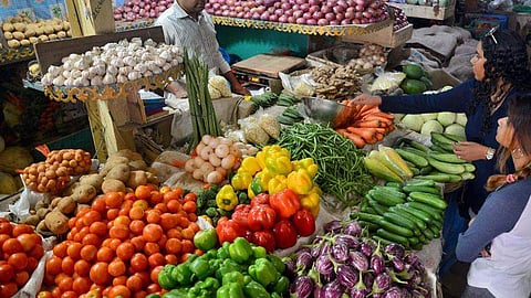 ஏப்ரல் மாதத்தில் சில்லறை பணவீக்கம் 6 ஆண்டுகளில் இல்லாத அளவுக்கு 3.16% ஆக குறைவு!