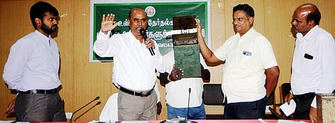 வாக்குச்சாவடி மண்டல அலுவலா்களுக்கான பயிற்சி வகுப்பில் பேசிய மாவட்ட ஆட்சியா் வெ.அன்புச்செல்வன்.