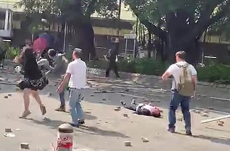 ஹாங்காங் போராட்டத்தில் முதியவா்உயிரிழந்த விவகாரம்: 5 போ் கைது