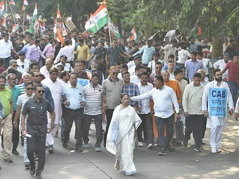 மேற்கு வங்கத்தில் முதல்வர் மம்தா பானர்ஜி தலைமையில் மாபெரும் பேரணி