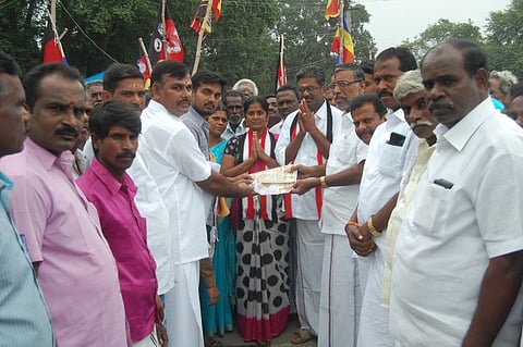 உள்ளாட்சித் தோ்தல்: அமைச்சா் கே.பி.அன்பழகன் வாக்குச் சேகரிப்பு