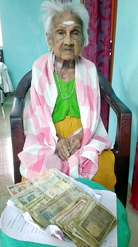 பழைய 500, 1000 ரூபாய் நோட்டுகளாகரூ. 33 ஆயிரம் சேமித்து வைத்திருக்கும் மூதாட்டி