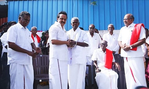 இந்திய கம்யூனிஸ்ட் கட்சியின் மூத்த தலைவர் நல்லகண்ணுக்கு மு.க.ஸ்டாலின் நேரில் பிறந்த நாள் வாழ்த்து