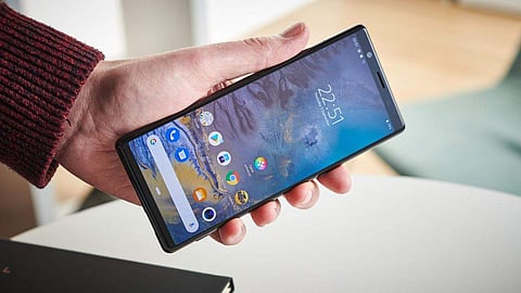 சோனியின் அடுத்த எக்ஸ்பீரியா ஃபோன் பஞ்ச்-ஹோல் கேமராவுடன் கிடைக்கும்