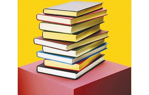 புத்தகங்களுடன் புத்தாண்டு கொண்டாட்டம்