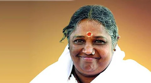 புல்வாமா தாக்குதலில் உயிர் நீத்த வீரர்களின் குடும்பங்களுக்கு தலா ரூ.5 லட்சம்: மாதா அமிர்தானந்த மயி அறிவிப்பு