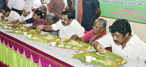 அண்ணா நினைவு நாளை ஒட்டி சமபந்தி போஜனம்: முதல்வர் பங்கேற்பு