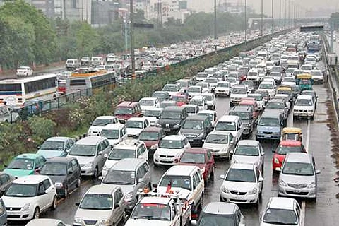 தமிழக கார் நிறுவனங்களில் 10 லட்சம் பேர் வேலை பறிபோகும் அபாயம்? அரசு நடவடிக்கை எடுக்குமா?
