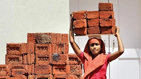 நான் ஆசைப்படுவதெல்லாம் என் குழந்தைகள் படிக்க வேண்டும் என்றுதான்! கஸ்தூரியின் கண்ணீர் கதை!