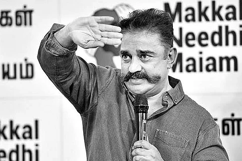 சீப்பை ஒளித்து வைத்து கல்யாணத்தை நிறுத்த நினைக்கின்றனர்: மத்திய, மாநில அரசுகளை கிண்டல் செய்யும் கமல்