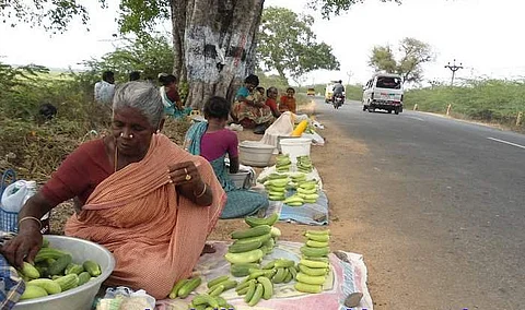 இன்று சர்வதேச மகளிர் தினம்... அடடா அந்த வெள்ளரிப் பிஞ்சு, கொய்யாப்பழக் கூடைக்காரிகளை மறந்து போனோமே?!