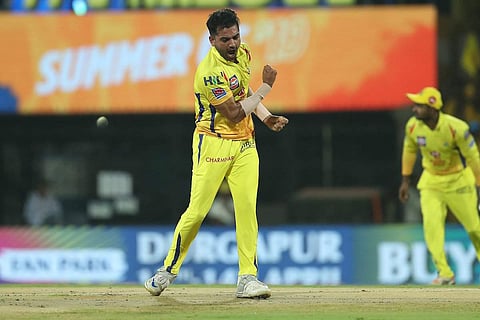 தொடமுடியாத பந்துவீச்சு: ஐபிஎல் சாதனை புரிந்த தீபக் சஹார்!