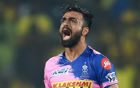 ஐபிஎல் 2019: கில்லியாகப் பந்துவீசுபவர்களும் எப்படிப் போட்டாலும் அடி வாங்குகிற பந்துவீச்சாளர்களும்!