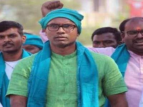 வாக்குப்பதிவு எந்திரங்கள் வைத்திருக்கும் அறை தொடர்பாக நிஜாமாபாத் வேட்பாளரின் வினோத வேண்டுகோள்