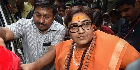 மாலேகான் குண்டுவெடிப்பு வழக்கில் குற்றம்சாட்டப்பட்டவர் பாஜகவில் இணைந்தார்: போபாலில் போட்டி?