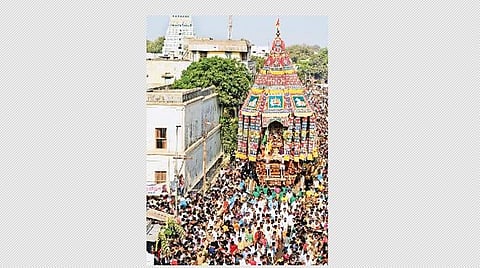 தஞ்சாவூரில் பெரியகோயில் தேரோட்டம்