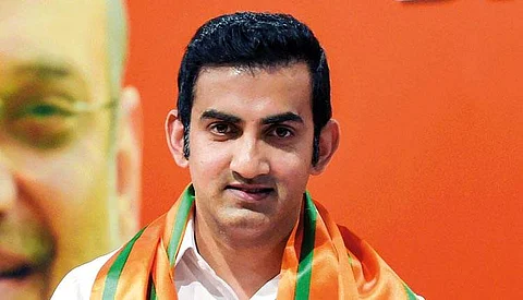கவுதம் கம்பீரிடம் இரண்டு வாக்காளர் அடையாள அட்டைகள்?: வழக்குத் தொடர்ந்தார் ஆம் ஆத்மி வேட்பாளர்