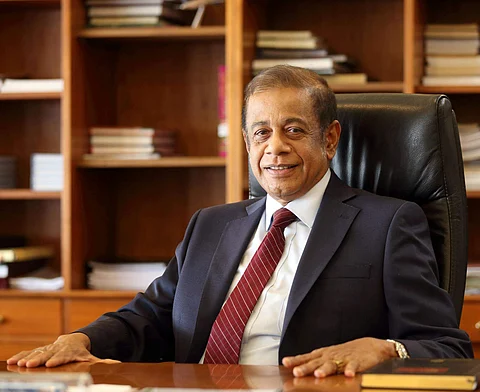 இலங்கை பாதுகாப்புத் துறைச் செயலர் ஹேமசிறீ பெர்னாண்டோ ராஜிநாமா