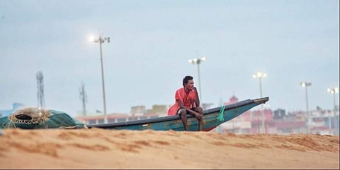 ஒடிஸாவில் நாளை பிற்பகலில் கரையை கடக்கும் ஃபானி புயல்: அதிகாரிகளுக்கு விடுமுறை ரத்து!