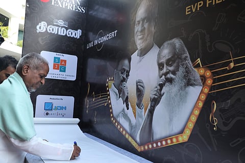 சென்னை பிரசாத் ஸ்டுடியோவில் வெள்ளிக்கிழமை கையெழுத்து இயக்கத்தைத் தொடங்கி வைத்த இளையராஜா.