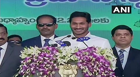 அரசு மருத்துவர்கள் தனியாக கிளினிக் நடத்த தடை: ஜெகன்மோகன் ரெட்டி