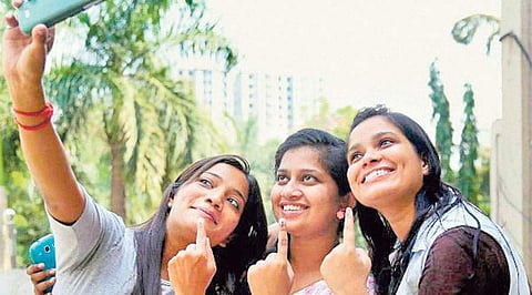 புது டிரெண்ட்; செல்பிக்கு பரிசு!