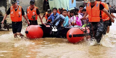 சென்னைமக்கள் படிக்க வேண்டாம்.. சீனாவில் வரலாறு காணா வெள்ளம்; 61 பேர் பலி
