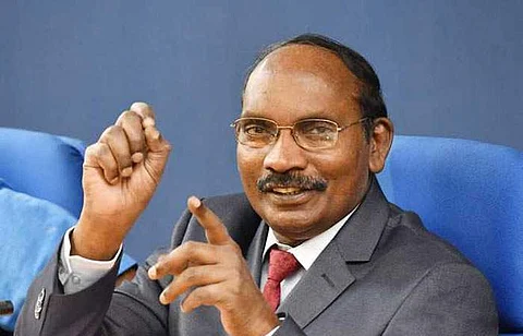 குழந்தையை ஆறுதல்படுத்தும் தந்தையைப் போல பிரதமர் நடந்துகொண்டார்: சிவனின் உறவினர்கள் நெகிழ்ச்சி!