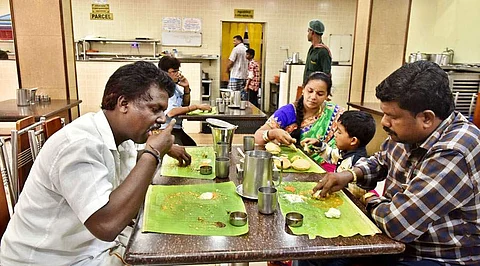 உணவகங்களில் பார்சல் சேவைக்கு மட்டும் அனுமதி