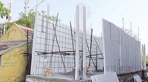 செங்கலுக்குப் பதிலாக தெர்மாகோல்!