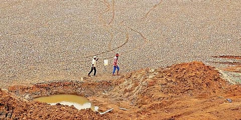 முழுமையான எலும்புக் கூடாக மாறிப் போயிருக்கும் சிங்காரச் சென்னை!