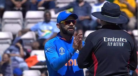 நடுவருடன் வாக்குவாதம்: கோலிக்கு 25% அபராதம்