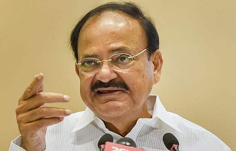 குடியுரிமை திருத்தச் சட்டத்தை முழுமையாக படித்து முடிவெடுங்கள்: குடியரசு துணைத் தலைவா் வெங்கய்ய நாயுடு