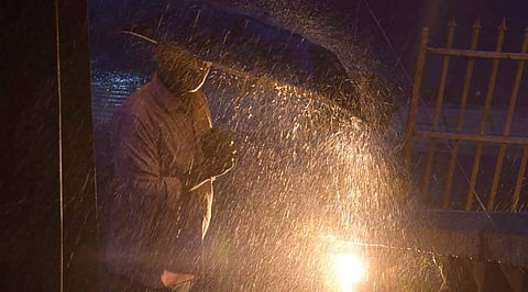 சென்னையில் காற்றுடன் பலத்த மழை