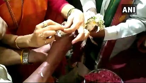 மழை வேண்டி கர்நாடக மாநிலத்தில் நடந்த விநோத திருமணம் (பிரத்யேக விடியோ)