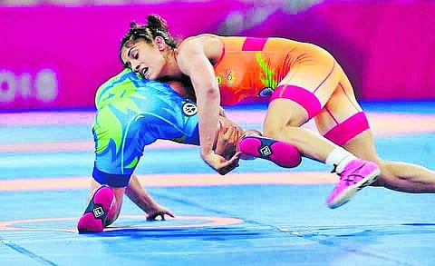 யாசர் டோகு மல்யுத்தம்: தங்கம் வென்றார் வினேஷ் போகட்