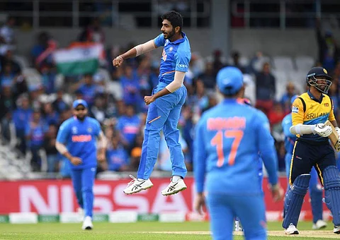 ஆரம்பத்தில் அசத்திய இந்தியப் பந்துவீச்சாளர்கள்: இலங்கை அணி நிதான ஆட்டம்!