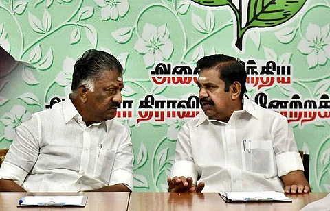 இது தான் சுதந்திரமா? கடனில் தத்தளிக்கும் தமிழக அரசு: 200 மடங்காக உயர்ந்த கடன்!